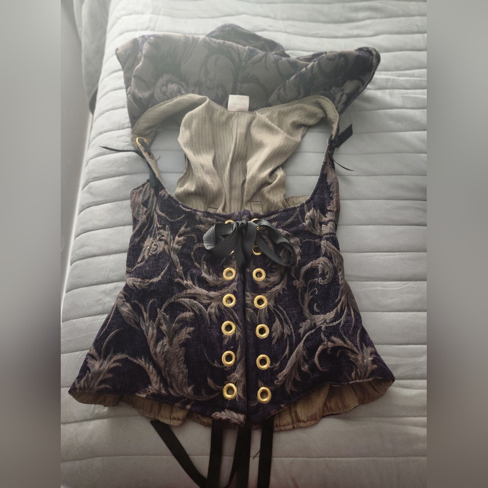 DiTD Hooded Vixen